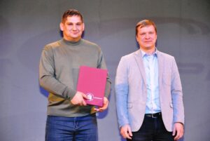 Торжественная часть 20-летнего юбилея СШ Искра
